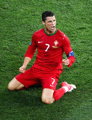 英超争议判罚：布莱顿进球犯不犯规？（英超引发争议：布莱顿这粒进球该判犯规吗？）