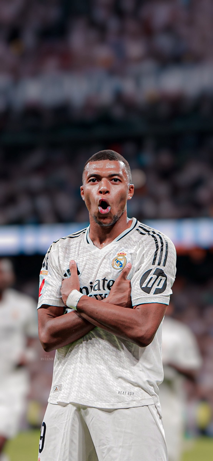 在上海旅游的奇塔迪尼重返海港俱乐部，拜访昔日教练和队友