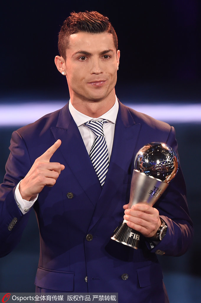 速体育12月20日讯 英超第17轮，纽卡主场2-2切尔西。（12月20日英超第17轮：纽卡斯尔联主场2-2战平切尔西）