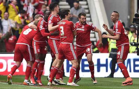 福勒：谢什科实在太贵了，他在英超很挣扎，表现得像青训球员（福勒：谢什科身价虚高，在英超踢得艰难，状态像青训小将）