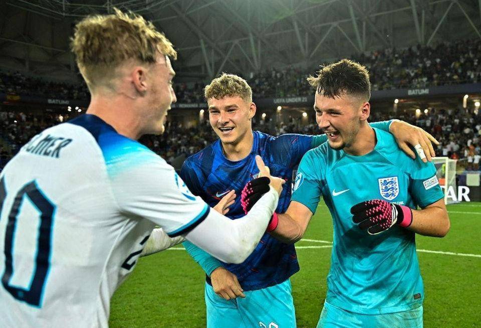 篮球勇士老将续约一年，球迷大呼：值得