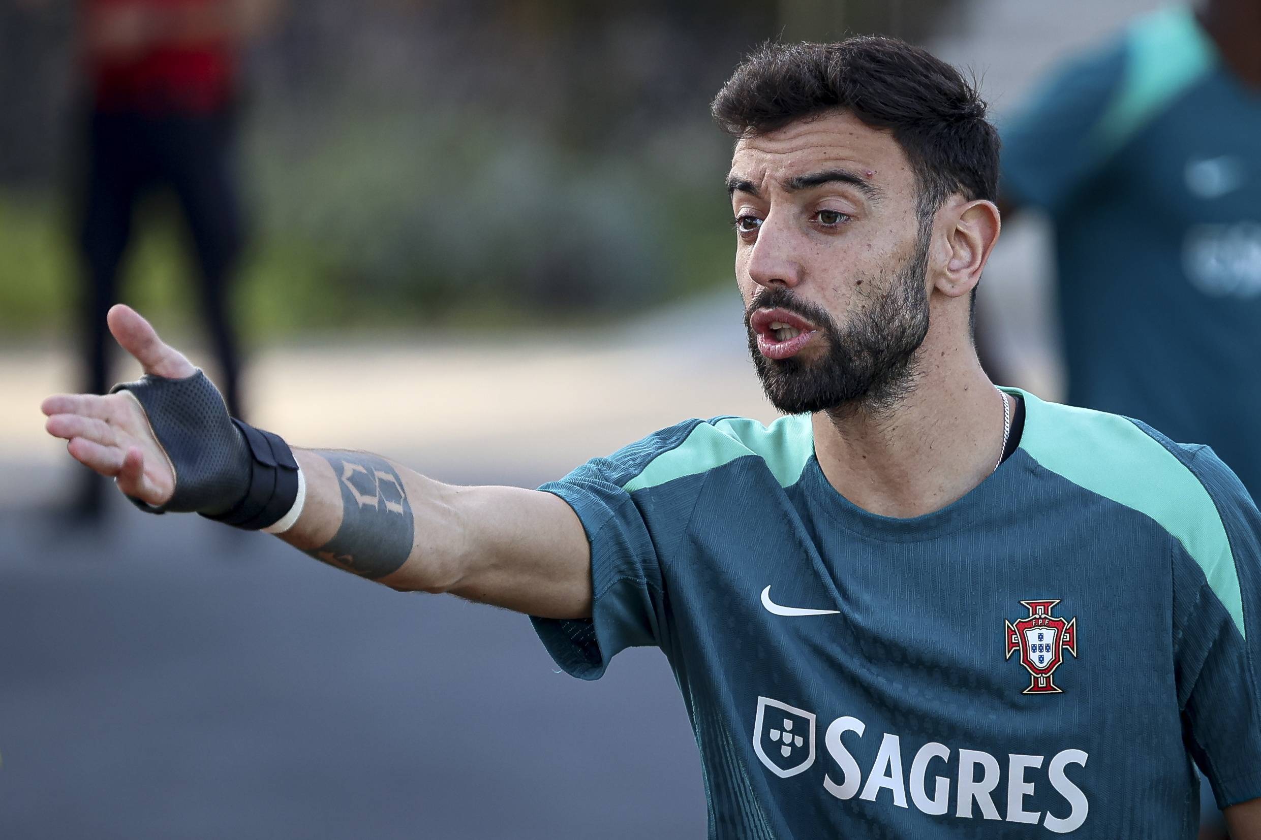 前埃及国脚怒斥卡拉格：难怪C罗懒得理你，难怪穆帅说你一般